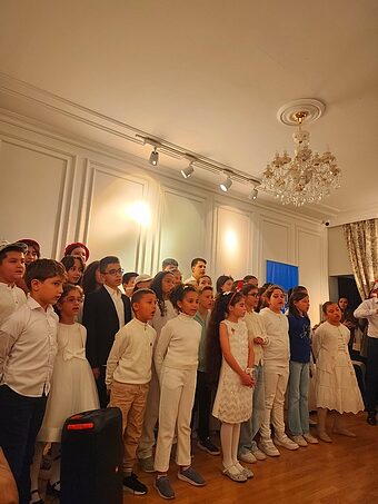 La chorale en représentation.